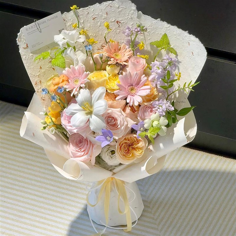 浪漫玫瑰混搭花束成品永生花仿真皂花彩色仿真花520生日礼物送人