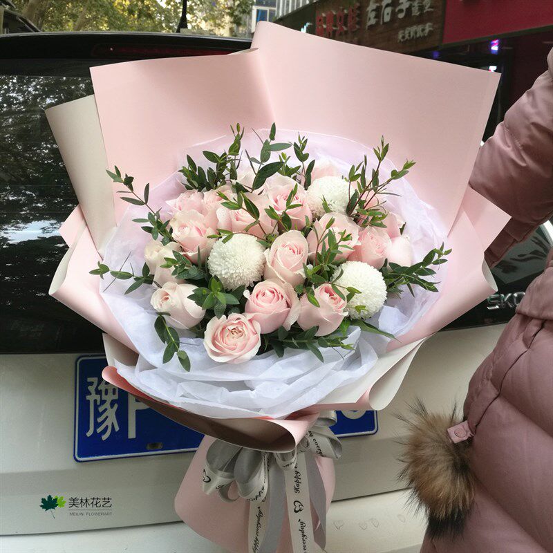 郑州鲜花同城速递配送女友开封洛阳毕业韩式混搭玫瑰花束生日礼物