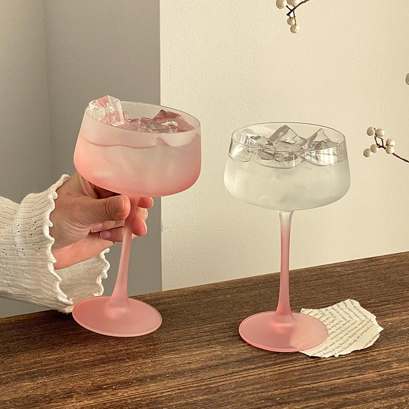 法式粉色磨砂玻璃高脚杯家用高颜值微醺特调酒杯鸡尾酒杯果酒杯子