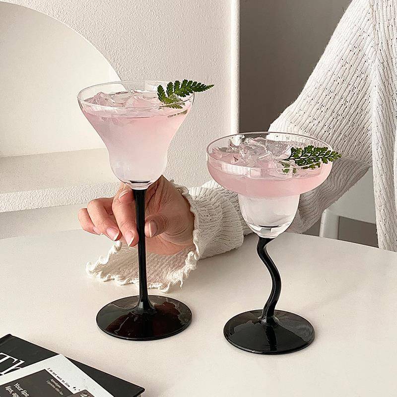 高级感鸡尾酒杯家用创意小众女生微醺高脚杯香槟杯调酒玛格丽特杯