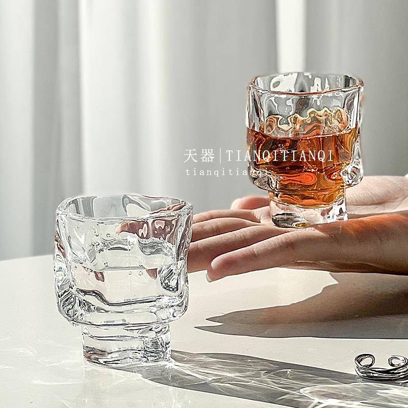 天器ins风扭扭小酒杯茶盏小茶杯白酒威士忌小众玻璃小号高脚杯子