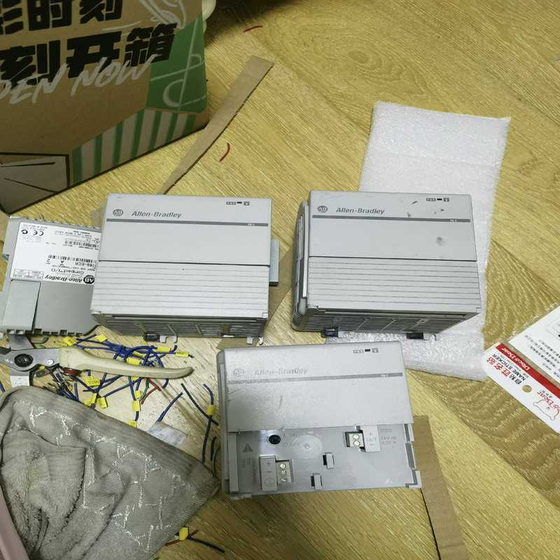 1768-PB3，功能正常，壳子有划伤，不介意的来【卡奥电子】