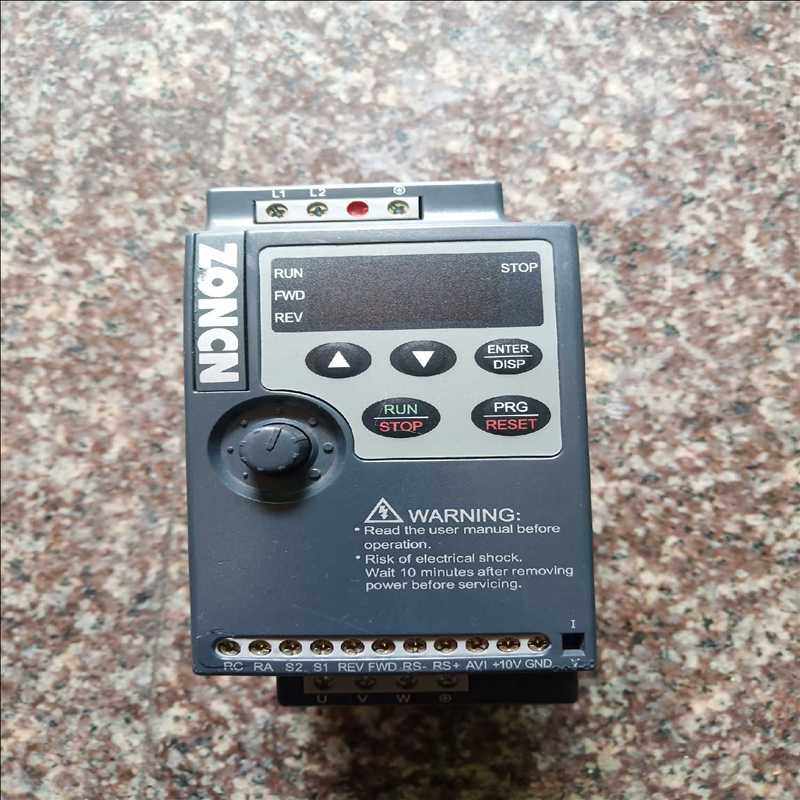 众辰变频器1.5KW NZ100－1R5G－2 原装拆机，以（崽载电子）