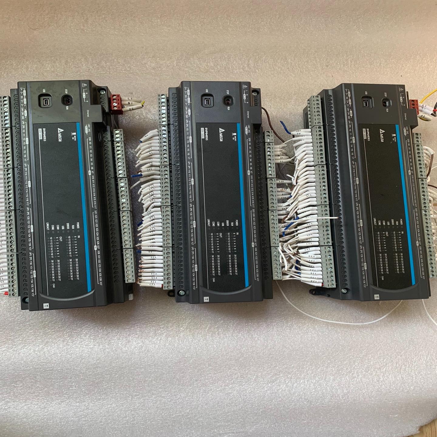 询价台达plc，DVP64ES300T，23年日期新，成色几乎全议价