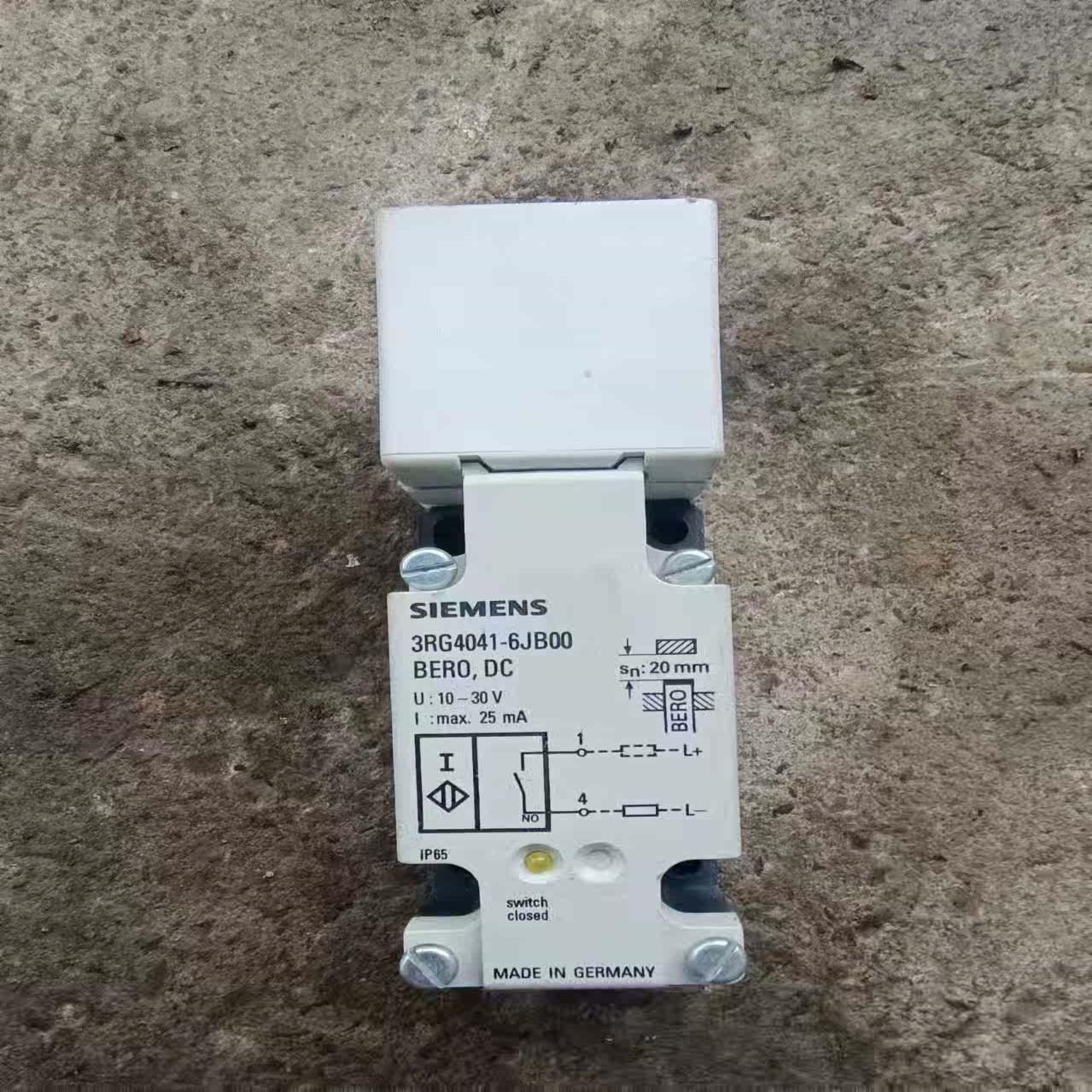 询价~德国接近开关3RG4041-6JB00包装盒没有了