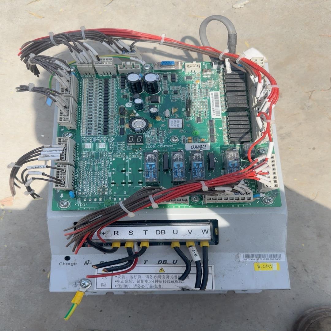 【议价】奥的斯扶梯变频器 整套带主板 型号IECB55kw功率 有