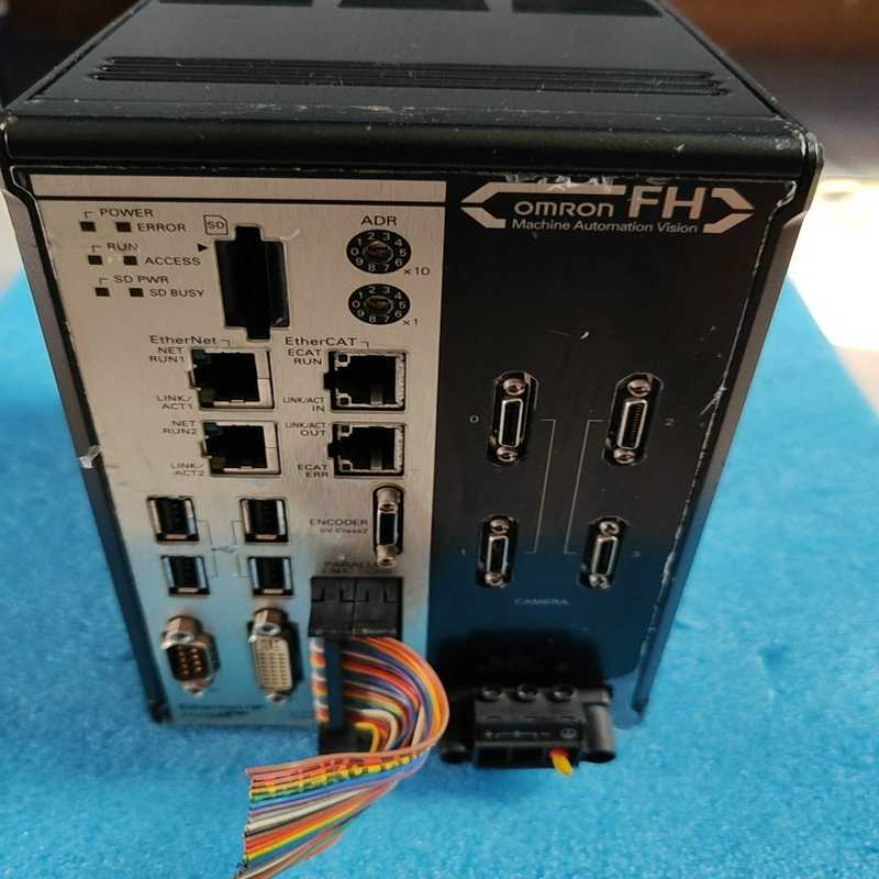 FH-1050-10欧姆龙视觉控制主机  正面原装保护膜还在~议价