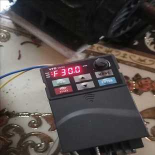 耶耶电子 运费到付 成色不错 台达变频器VFD015E43A