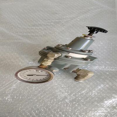 询价NULLMATIC压力阀，型号42－30，图上一个实物，~可接维修