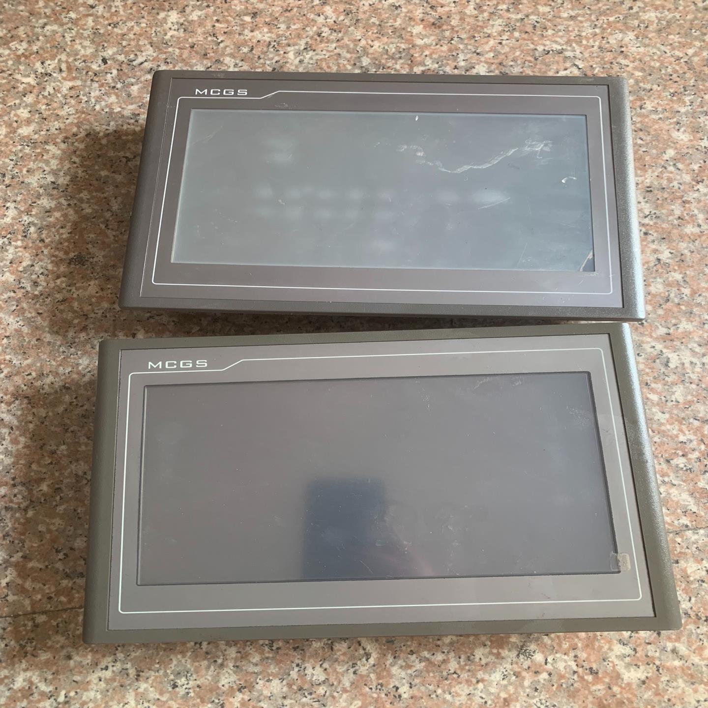 (询价)昆仑通态触摸屏TPC1061Ti 有2台 成色如图 功能