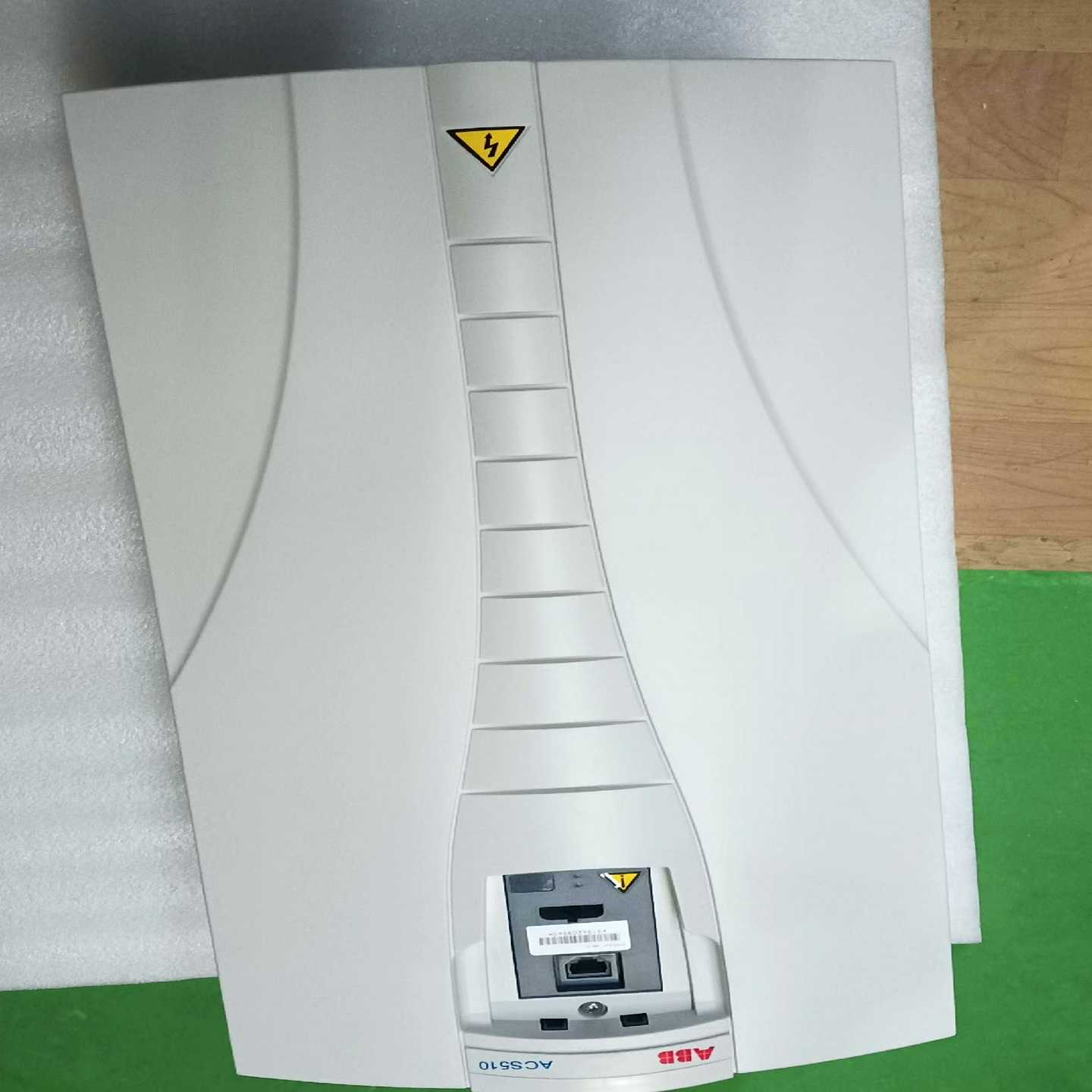 ABB变频器ACS510-01-125A-4，成色好如图，议~询价