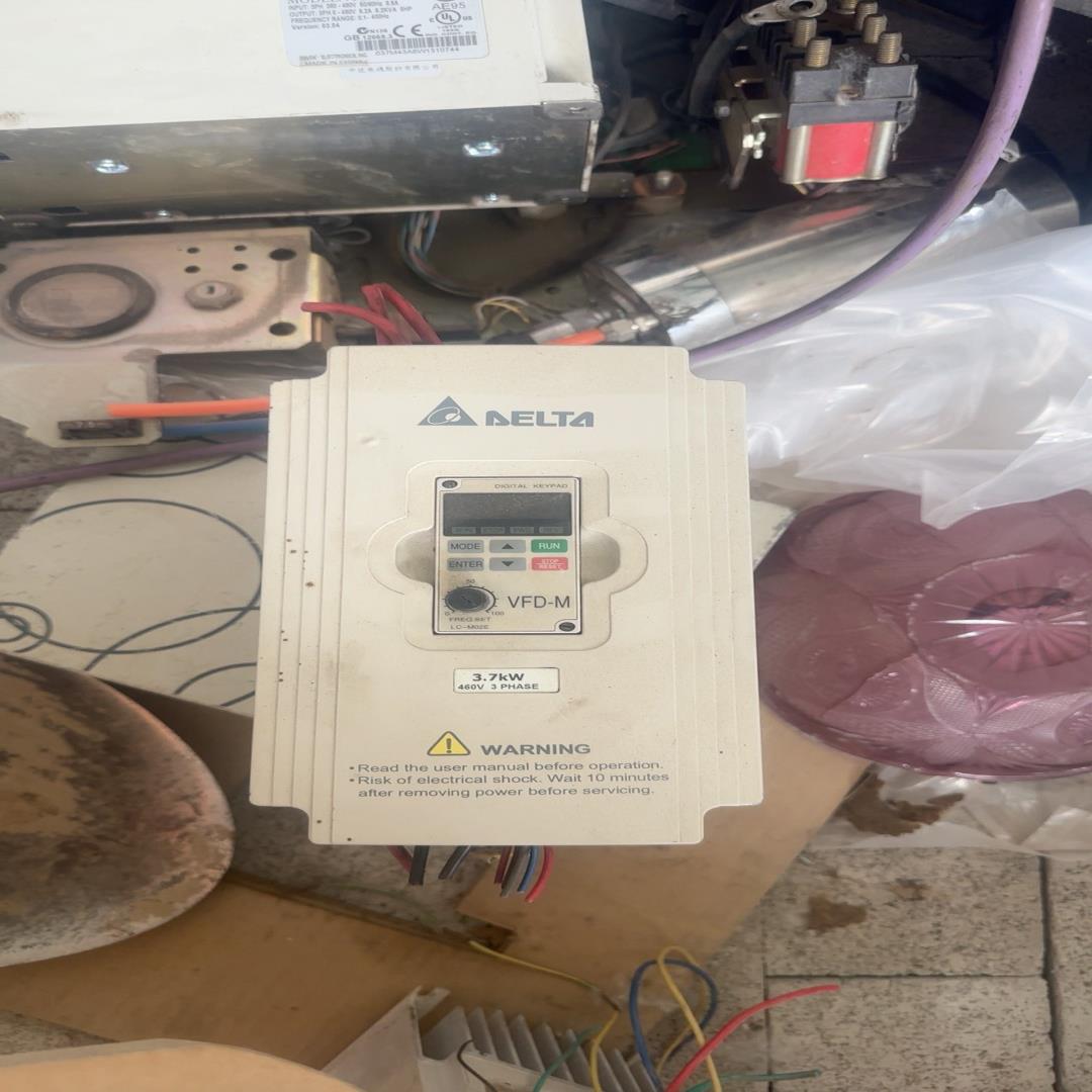 台达变频器 VFD037M43A，3.7KW，380V，原装~议价