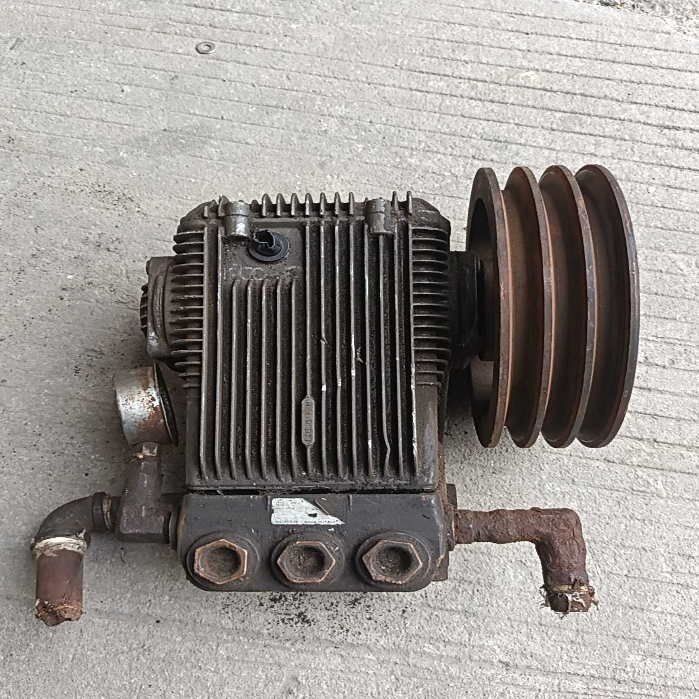 议价拆机意大利AR泵头铭牌看不太清