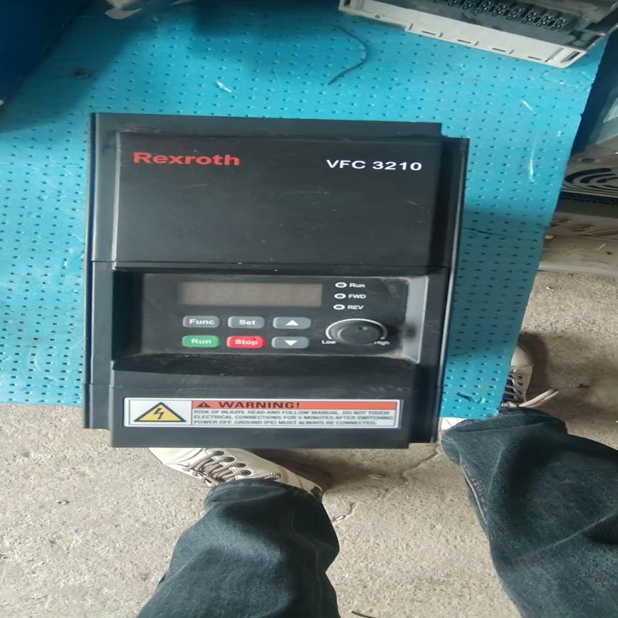 乐力士变频器 VFC3210-1K50-3P4-MNA-7p【议价】