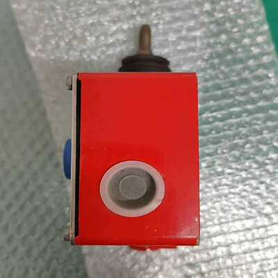 【议价】法国拉绳开关XY2CE1A270成色如图功能包