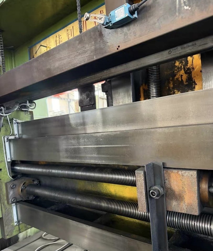 1月31日郑州一批废旧报废设备（详细以现场看样及清单为准）网络拍卖公告