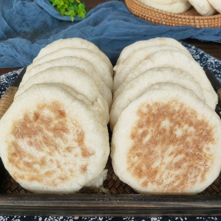 佳木斯烧烤专用饼东北烤饼夹串白饼发面饼切饼烧烤店里脊肉饼食材