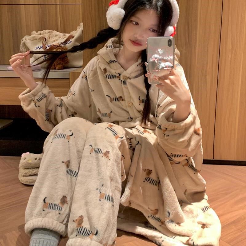 珊瑚绒睡袍女款秋冬季卡通腊肠狗连帽开衫浴袍长裤加厚保暖家居服