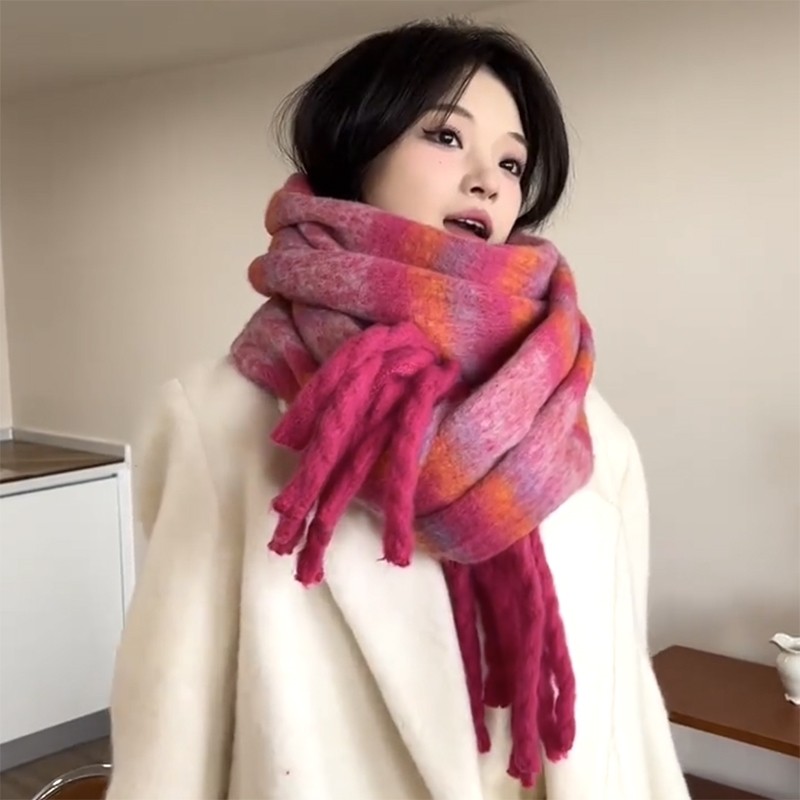 加厚马海毛长款围巾秋冬季韩版百搭学生披肩2024新款流苏渐变围脖