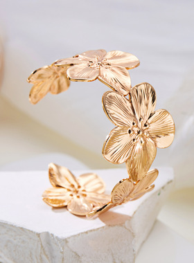 欧美金色蝴蝶花朵手镯夏季沙滩度假饰品小众百搭开口手镯配饰