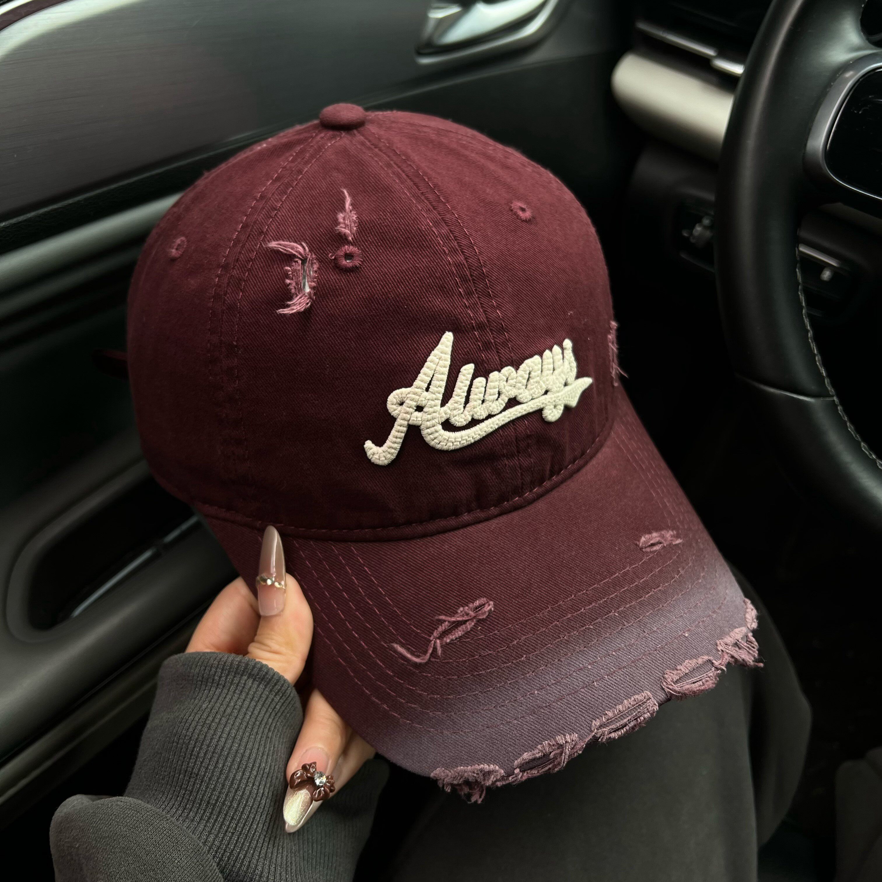 2025新款韩版撞色渐变色破洞软顶显瘦棒球帽子女鸭舌帽字母刺绣