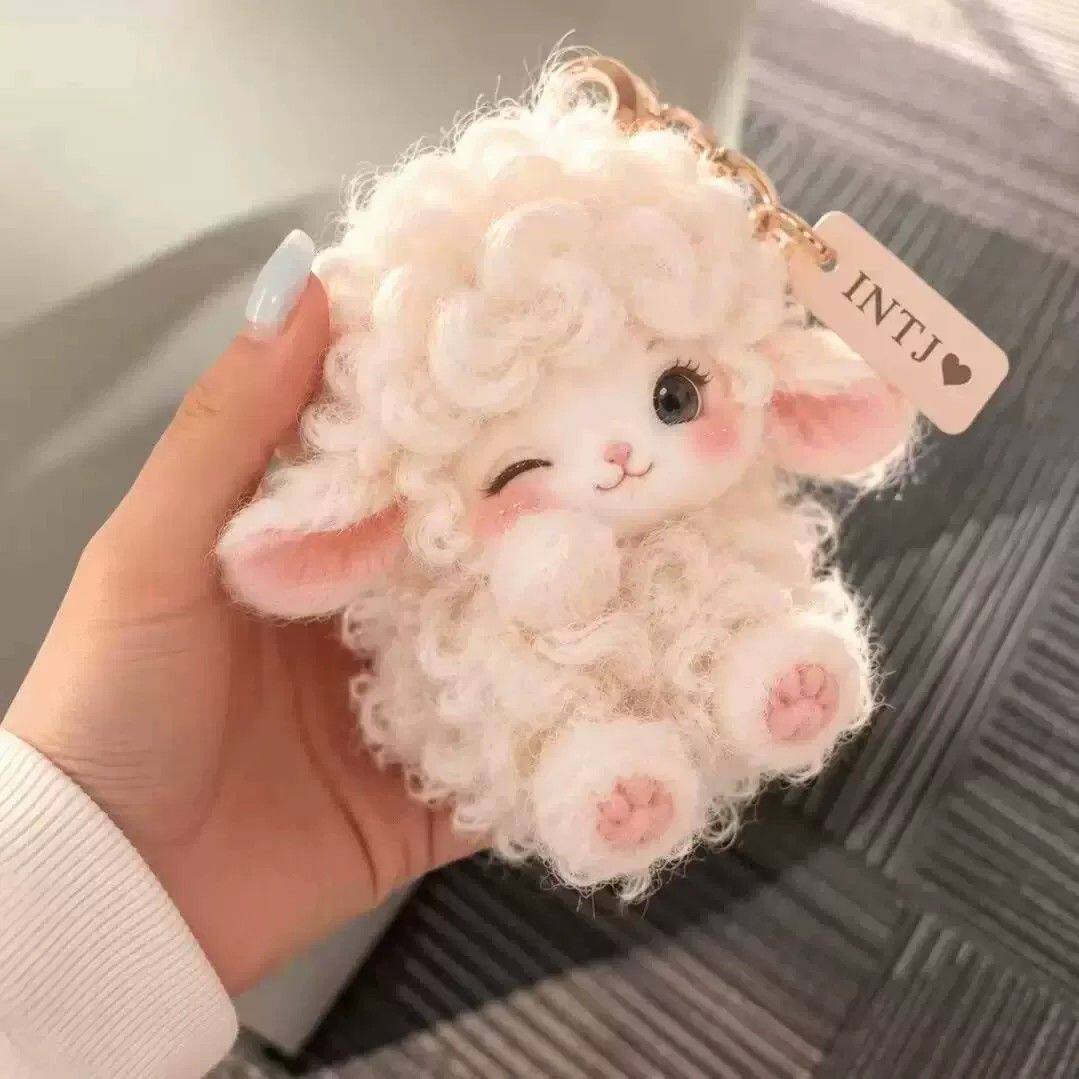 小红书同款治愈wink小羊毛绒挂件