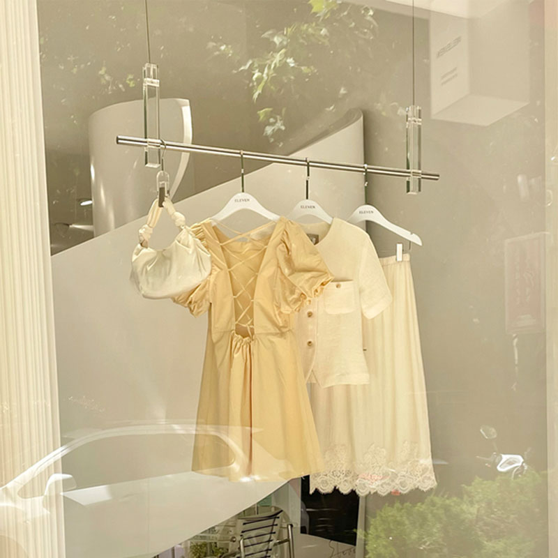 高档服装店橱窗展示架悬挂吊架压克力不锈钢拉丝挂衣架网红拍照架