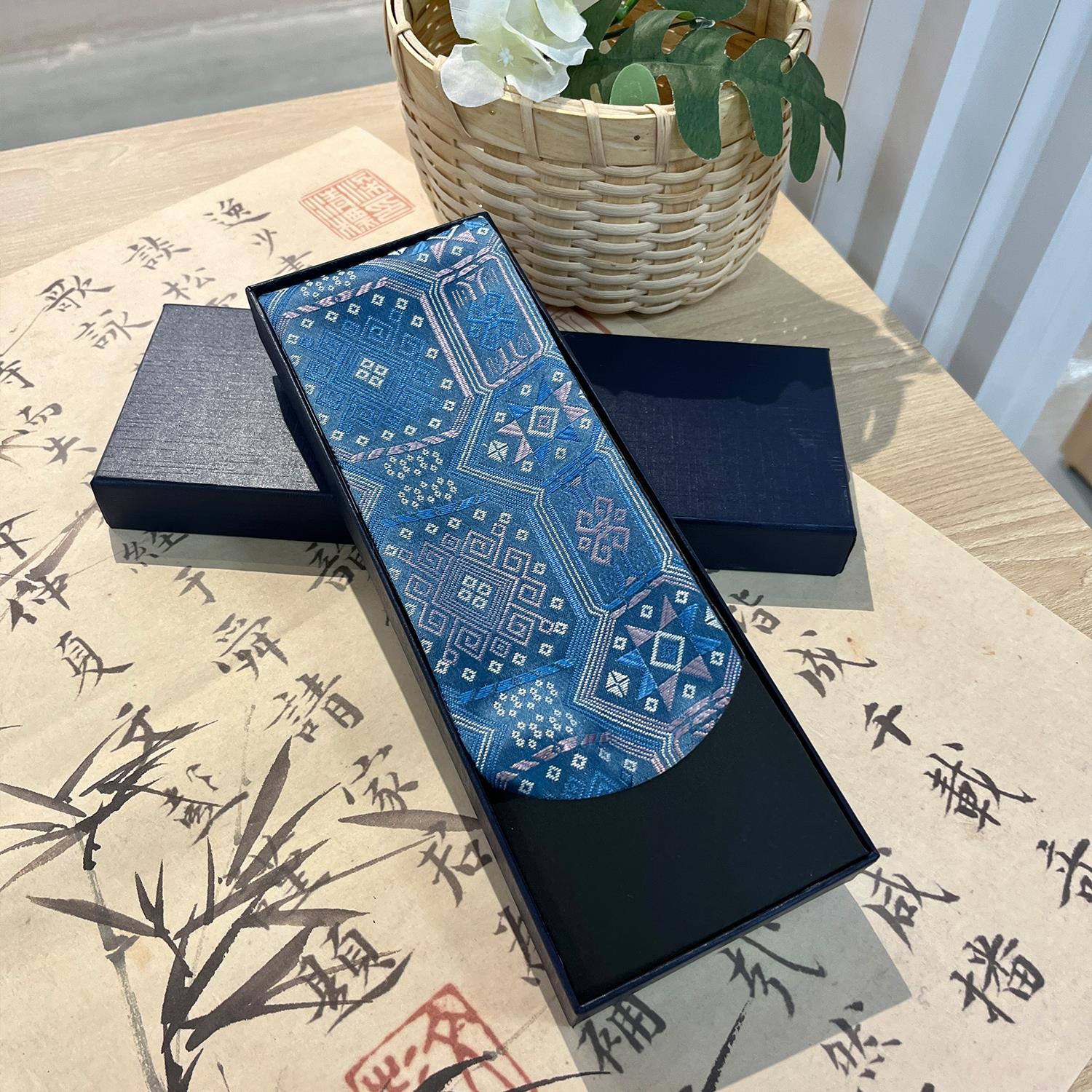 广西非遗壮锦围巾民族传统提花送礼壮锦布料送礼百搭图片