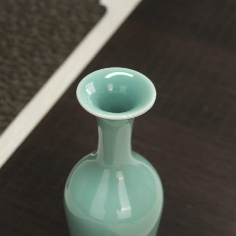 龙泉青瓷花瓶陶瓷居家摆件中号插花瓶中式桌面花器净瓶佛龛瓶子