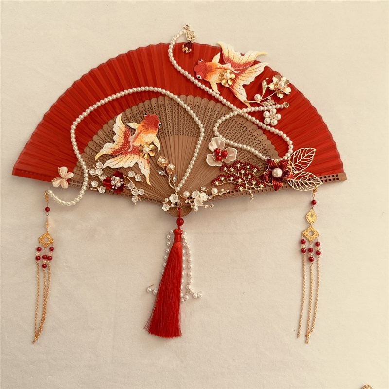 新中式新娘拍照道具摺q扇手捧花结婚古风婚礼迎亲晨袍红色扇子