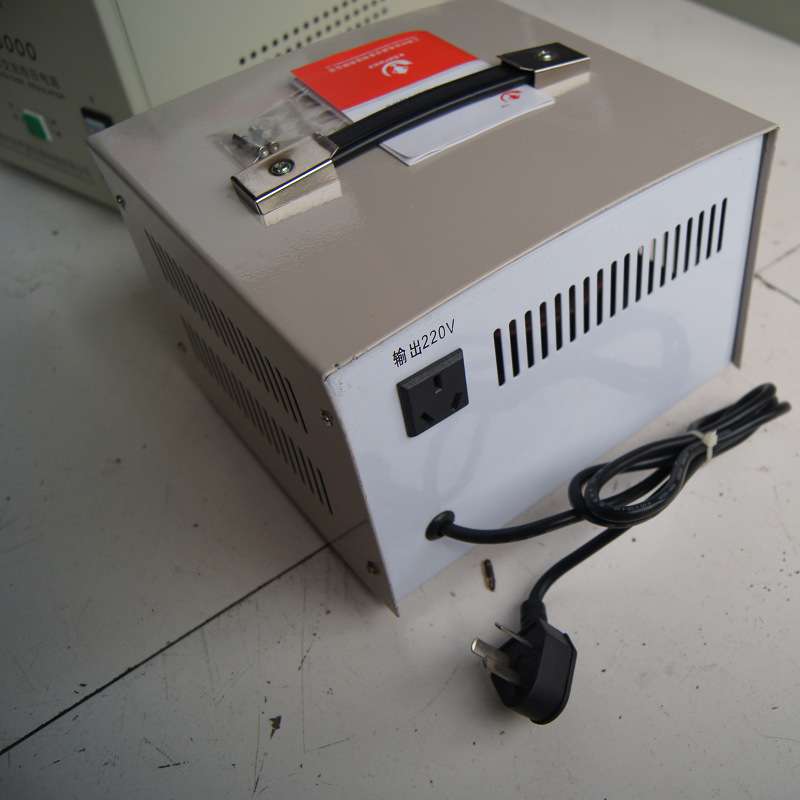 供应SVC-30K30KW 高精度全自动交流稳压器 稳压电源立式卧式可定