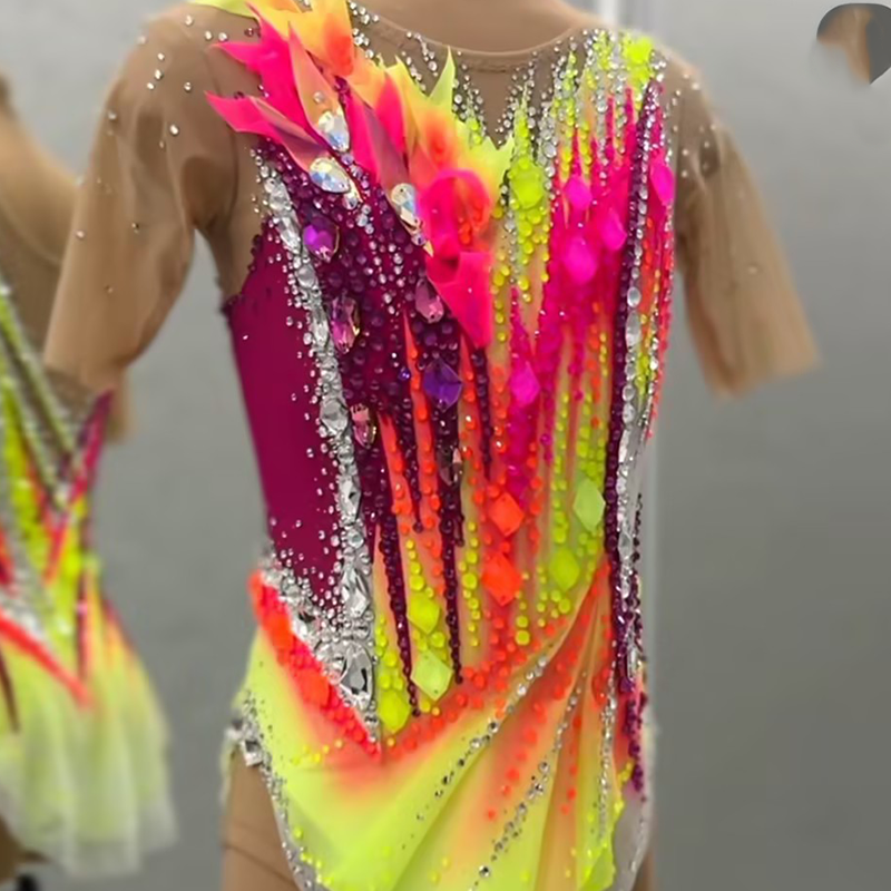 左媄艺术体操儿童成人专业比赛