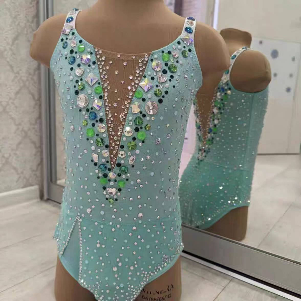 左媄艺术体操儿童成人专业比赛