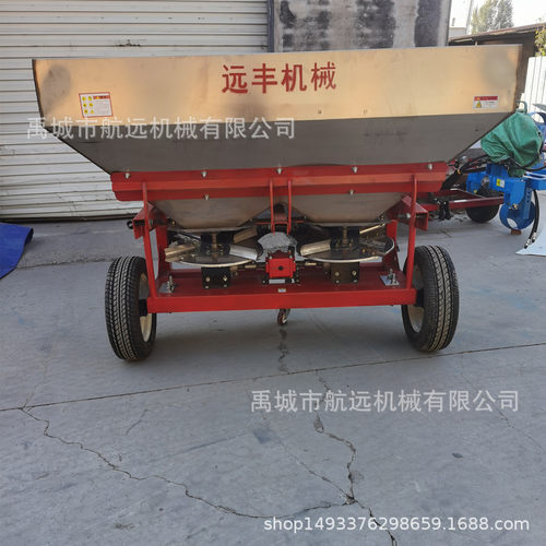 带行走轮胎的不锈钢撒肥机 化肥尿素复合肥扬肥机 容量1800斤