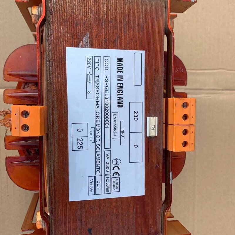 议价英国2500W红牛220V转220V隔离牛隔离变压器可维修