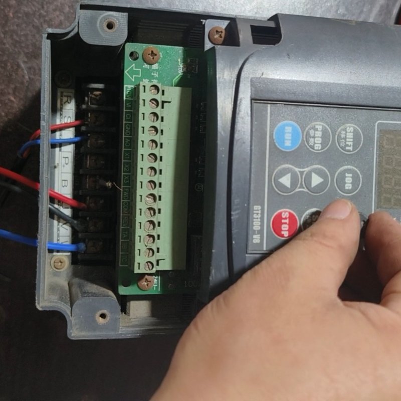 议价泰科变频器GT3100-V8,2.2KW功率,380V三相,可维修