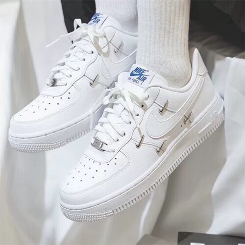 滔搏NIKE耐克女鞋AIR FORCE 1四勾空军一号运动休闲鞋CT1990-100