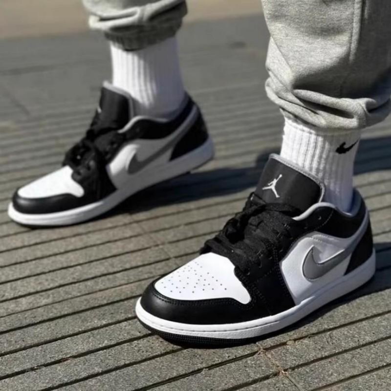 滔搏NIKE耐克男子AIR JORDAN 1运动训练黑白灰篮球鞋553558-040