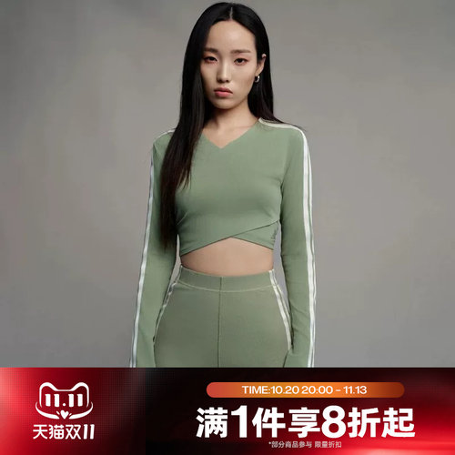 滔搏adidas阿迪达斯女子运动舒适休闲短裤KV9234