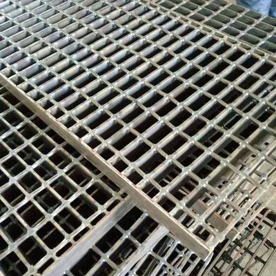 645q235镀锌钢格板压焊黑格栅楼梯踏步板排平水件沟盖板网热格板