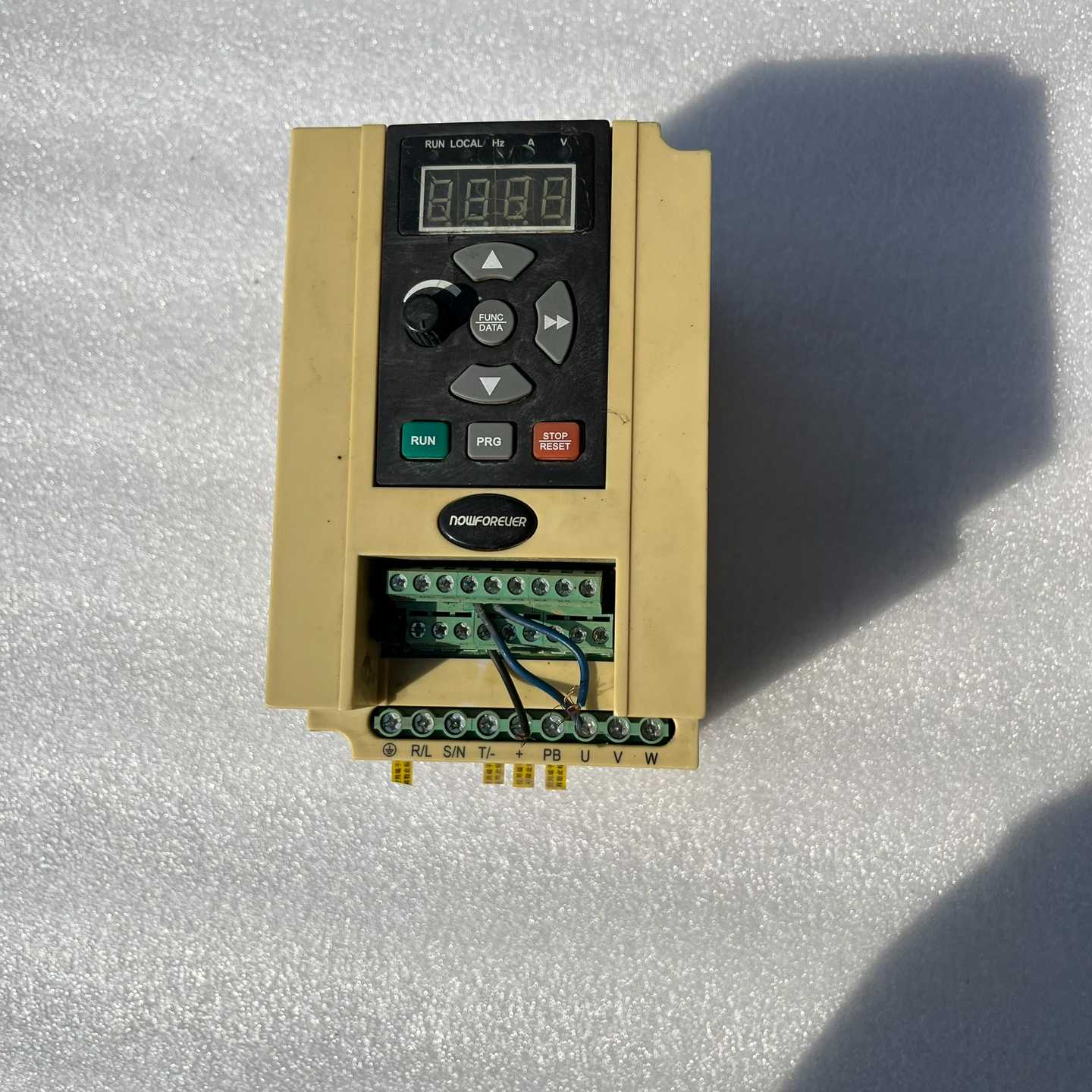 南方安华变频器B1000-2S0015G 1.5KW{议价}