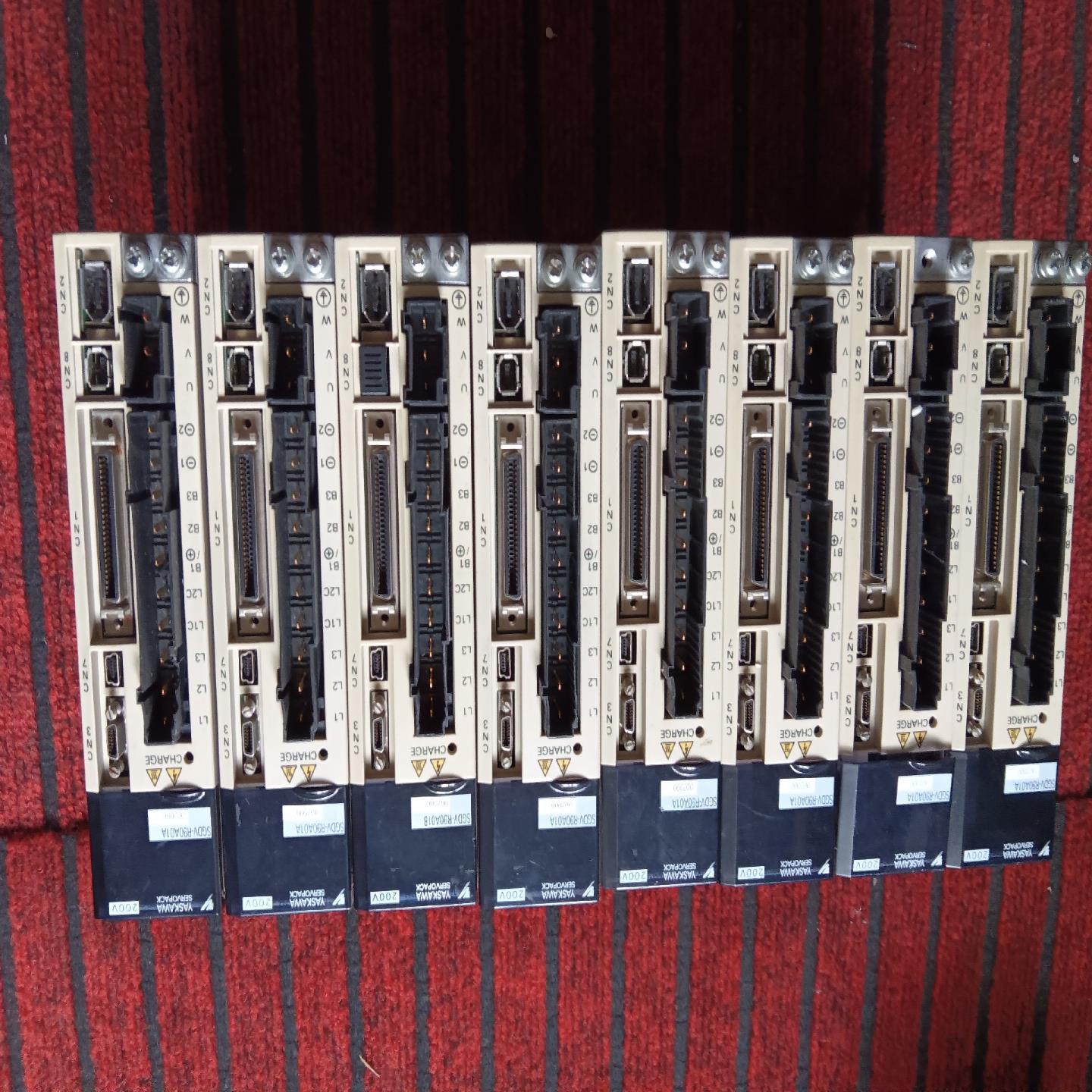 安川伺服驱动器SGDV-R90A01A功能，成色实物（电子设备）