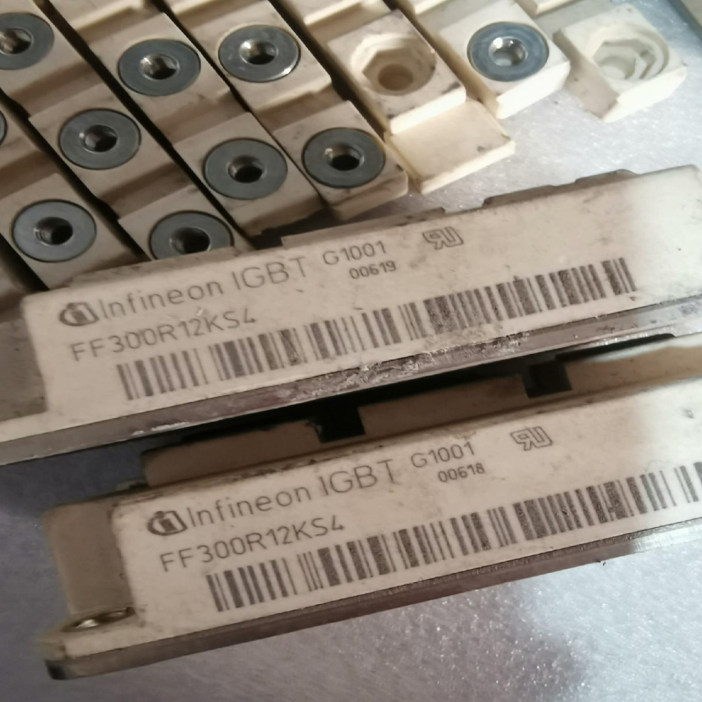 (询价)英飞凌模块FF300R12KS4,损毁,,