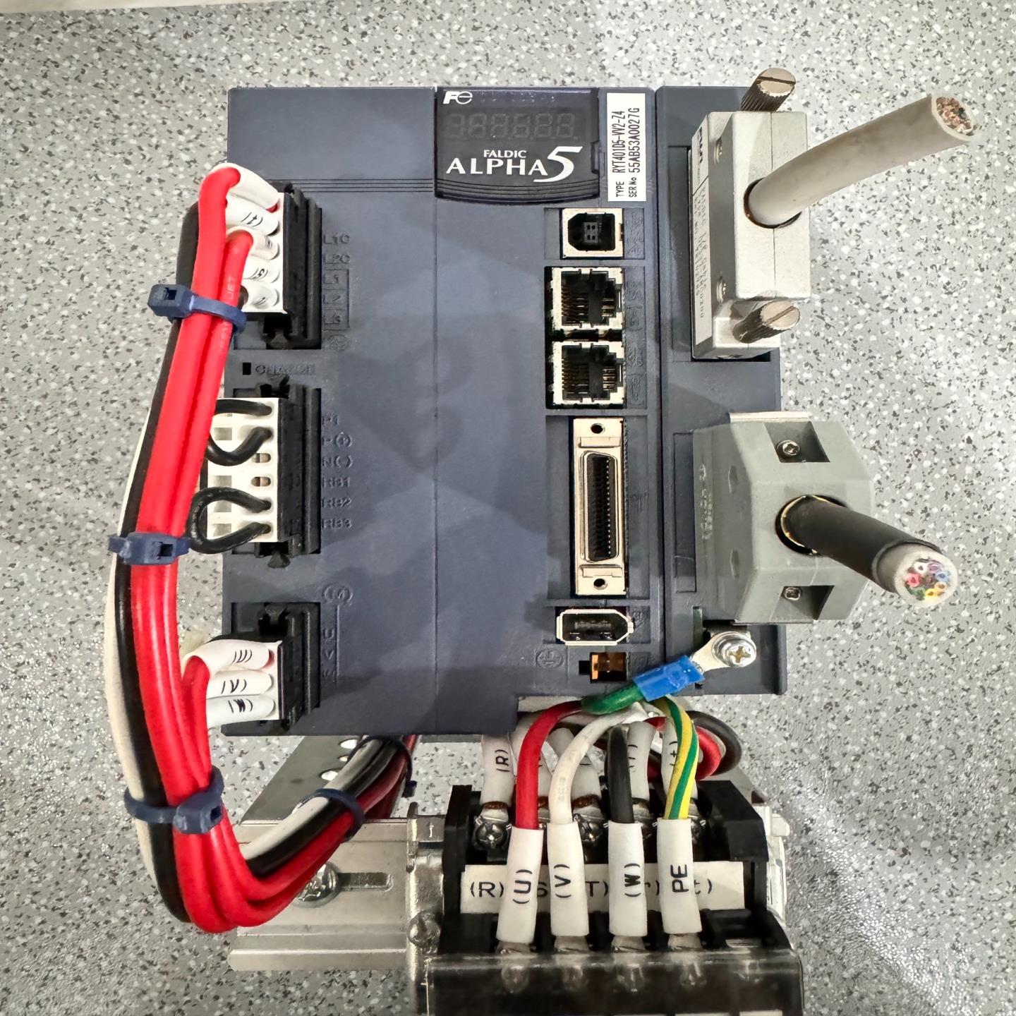 （明明电子）RYT401D5-VVT2-Z4，富士伺服驱动器，实物图