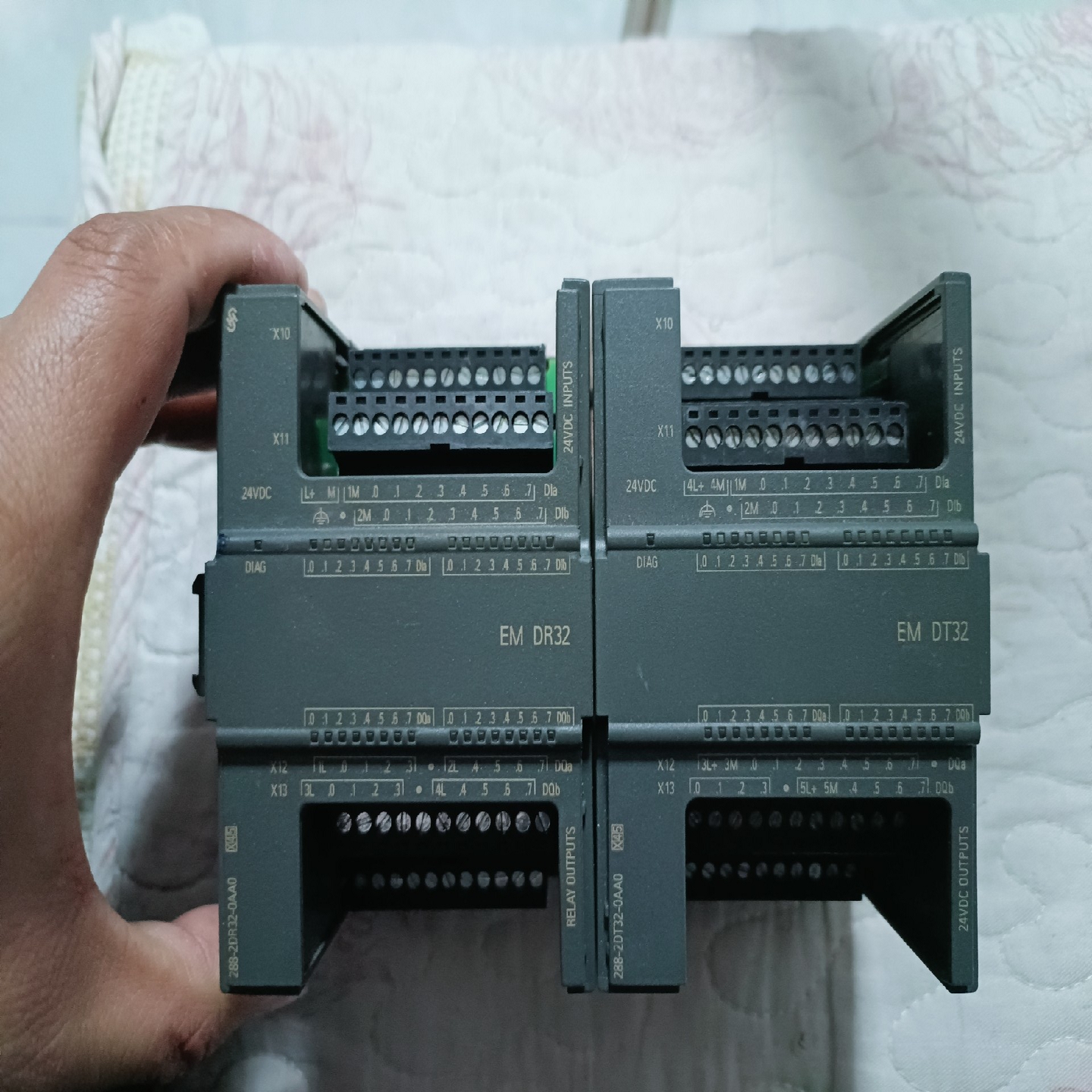 PLC EM DR32 6ES7 288-2DR32-~询价