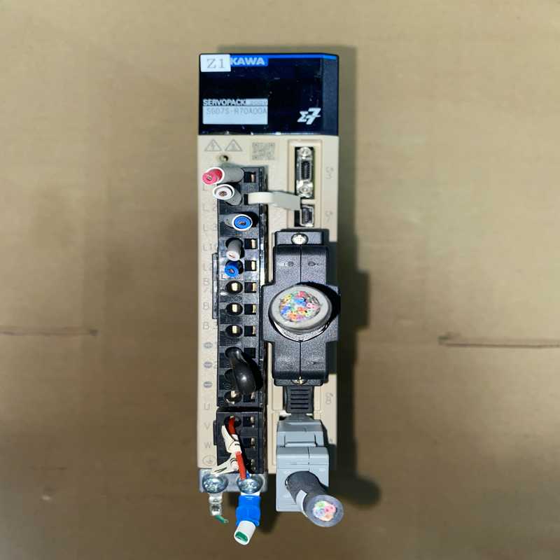 SGD7S-R70A00A 安川伺服驱动器【侨报商行】