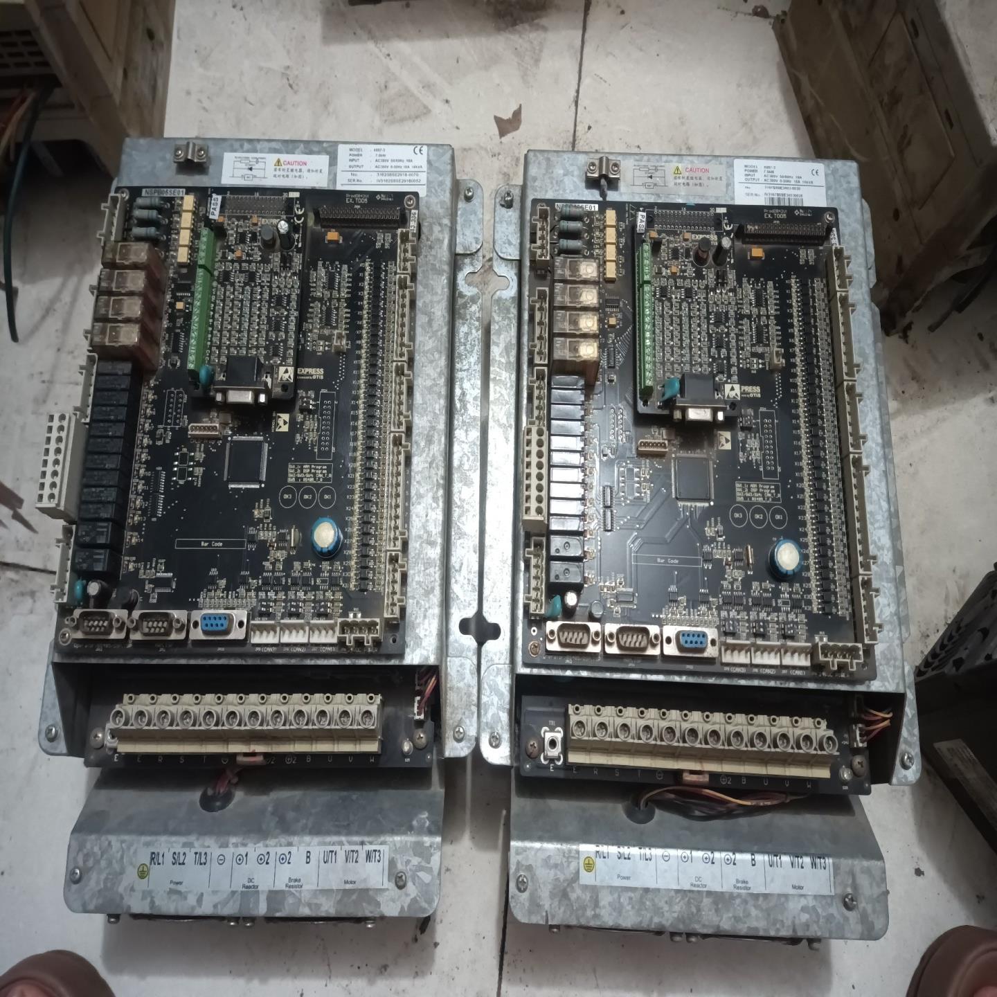 4007-37.5kw变频器两台，图片为实物拍摄，成--议价商品