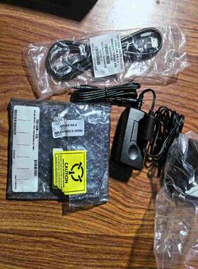 询价~NI MYRIO-1900 配套的外围附件包括电源适配器，盒