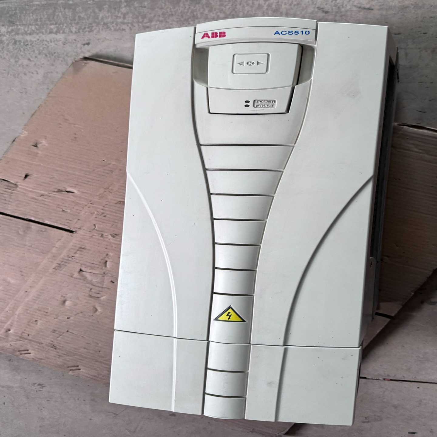 #变频器变频器ACS510-01-031A-41议价