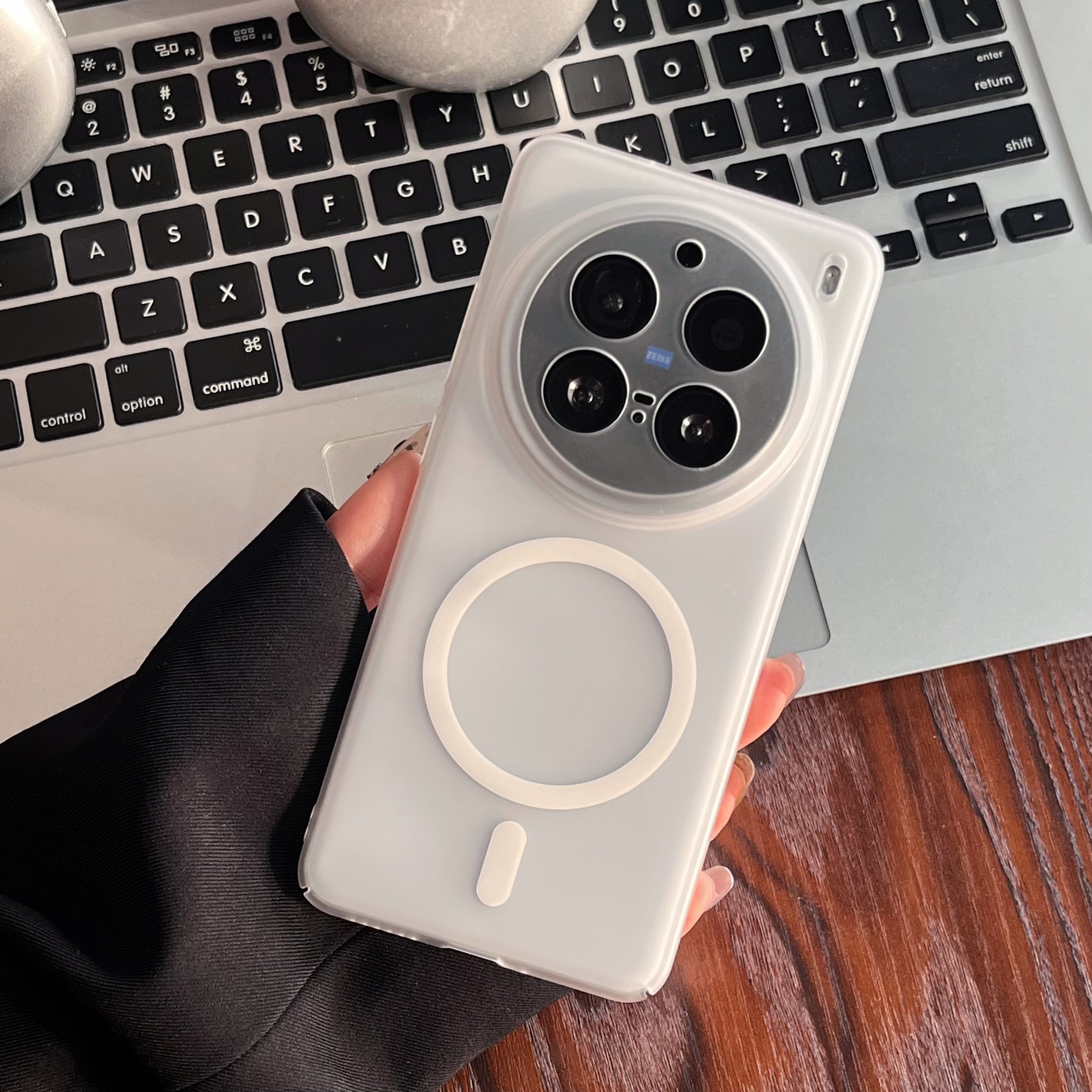 适用vivoX200冰雾磁吸手机壳